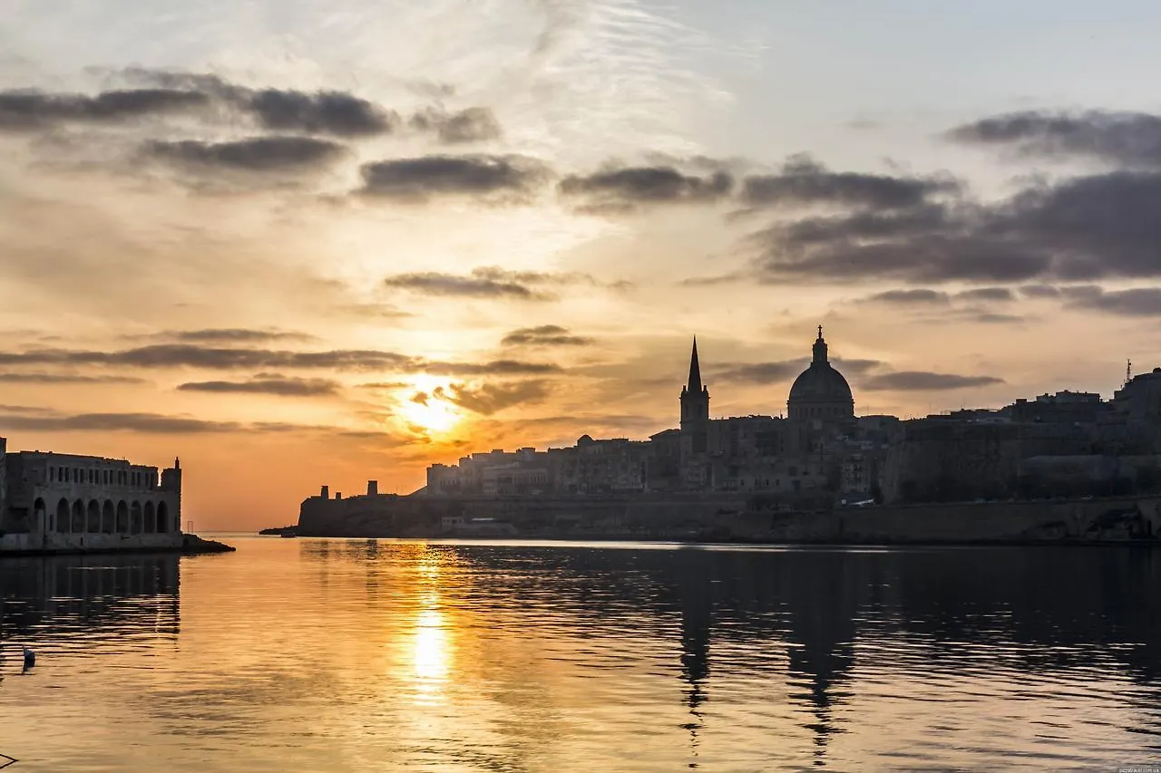 La Rive Apartment Sliema